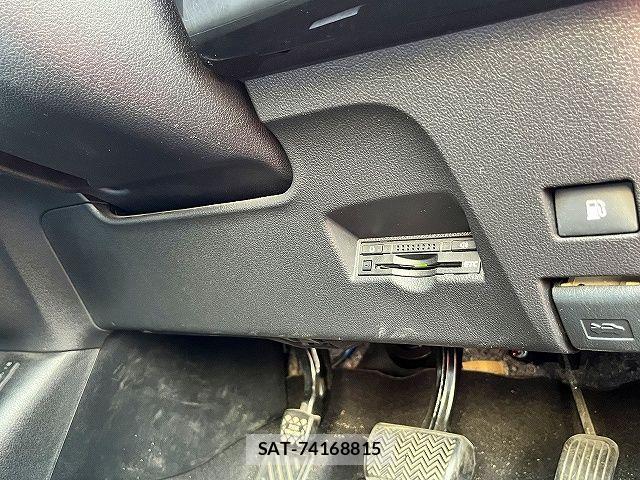 Toyota PRIUS 2016-05 7359409-15