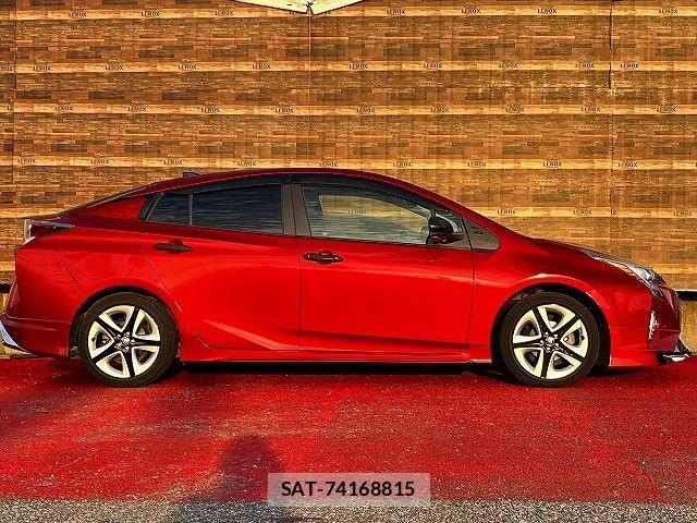 Toyota PRIUS 2016-05 7359409-17