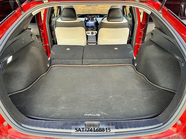 Toyota PRIUS 2016-05 7359409-21