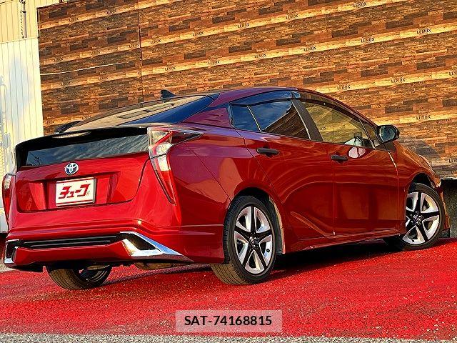 Toyota PRIUS 2016-05 7359409-2