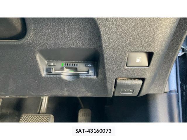 Toyota PRIUS 2018-02 7359406-13