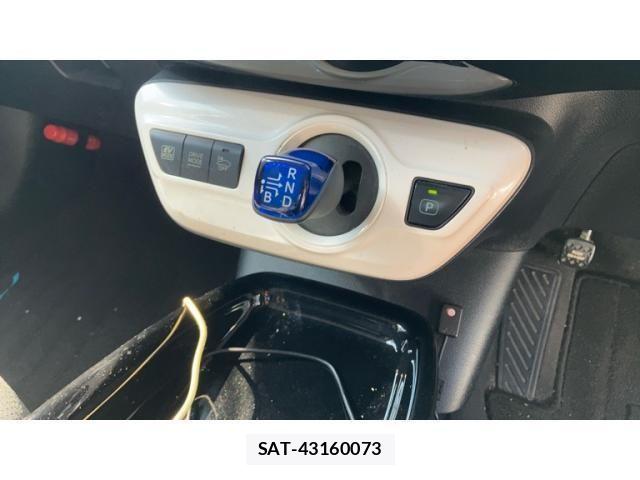 Toyota PRIUS 2018-02 7359406-14
