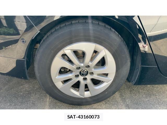 Toyota PRIUS 2018-02 7359406-4