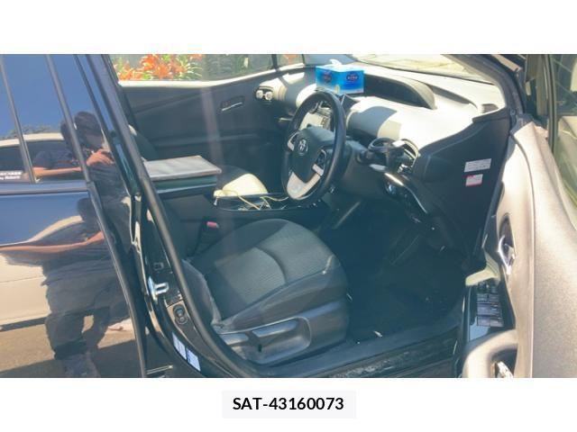 Toyota PRIUS 2018-02 7359406-8