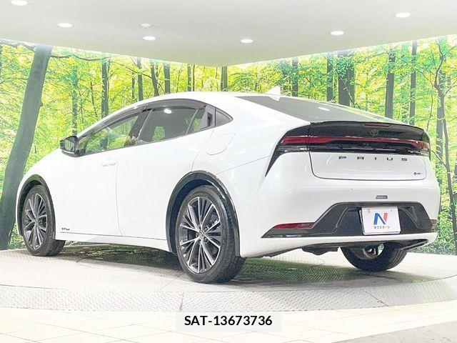 Toyota PRIUS 2023-04 7393678-17