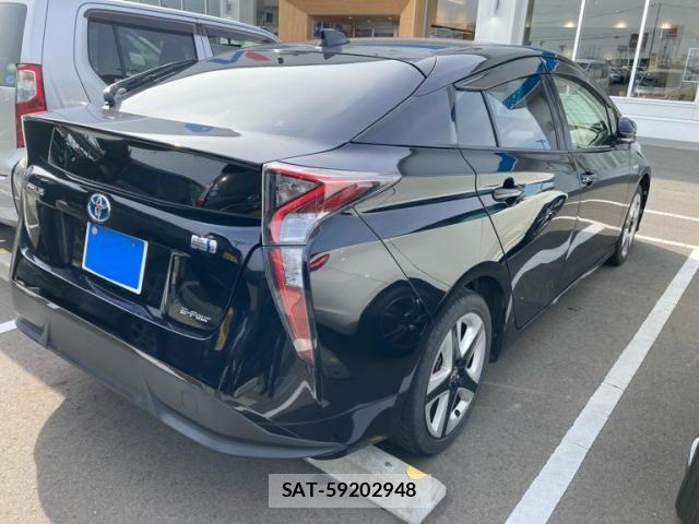 Toyota PRIUS 2016-07 7457002-4