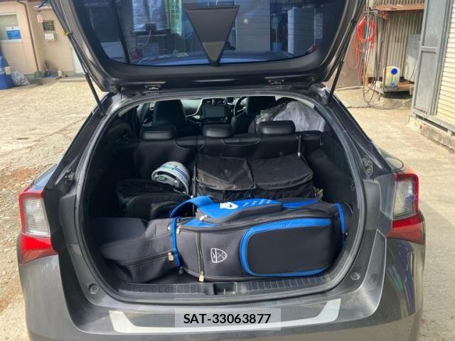 Toyota PRIUS 2019-03 7457003-11