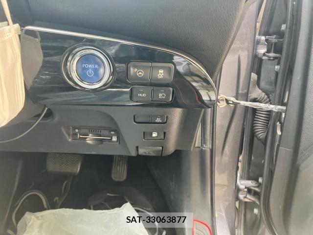 Toyota PRIUS 2019-03 7457003-14