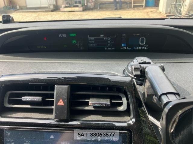 Toyota PRIUS 2019-03 7457003-24