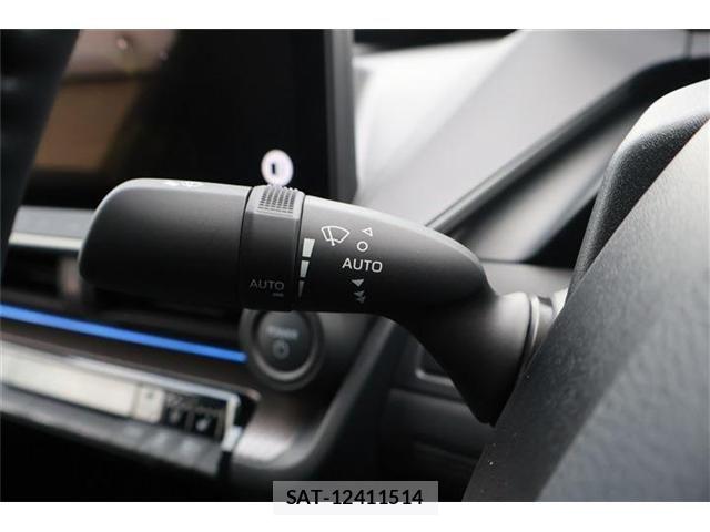 Toyota PRIUS 2024-09 7456996-28