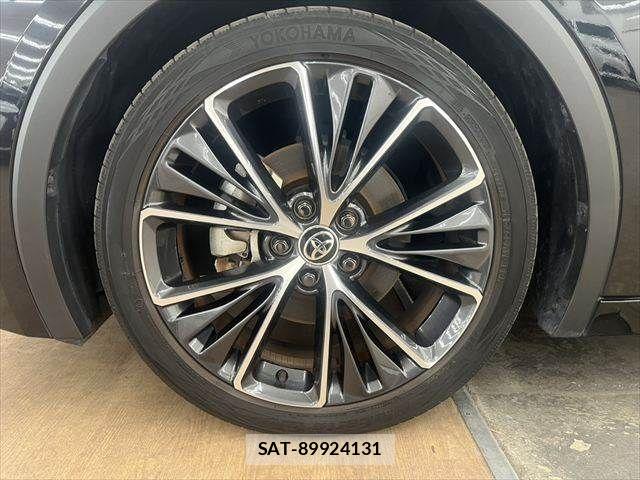 Toyota PRIUS 2023-11 7456999-11