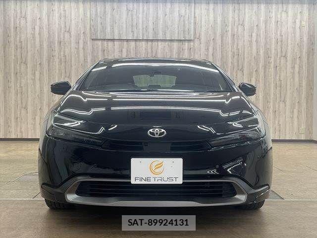 Toyota PRIUS 2023-11 7456999-12