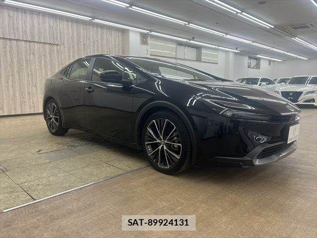 Toyota PRIUS 2023-11 7456999-13