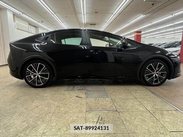 Toyota PRIUS 2023-11 7456999-14