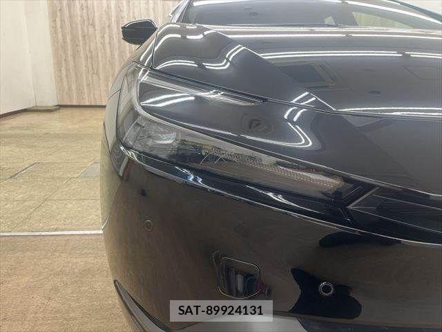 Toyota PRIUS 2023-11 7456999-20