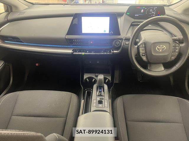 Toyota PRIUS 2023-11 7456999-2