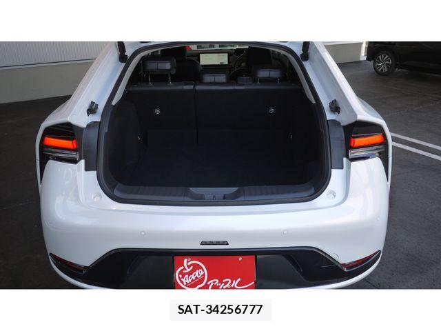 Toyota PRIUS 2023-04 7456997-11