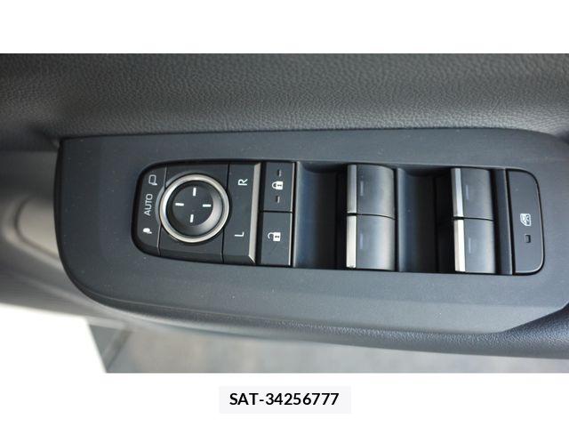 Toyota PRIUS 2023-04 7456997-12