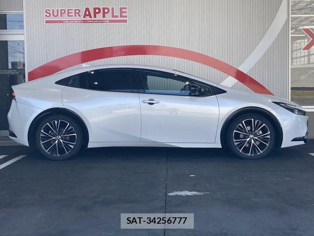 Toyota PRIUS 2023-04 7456997-7