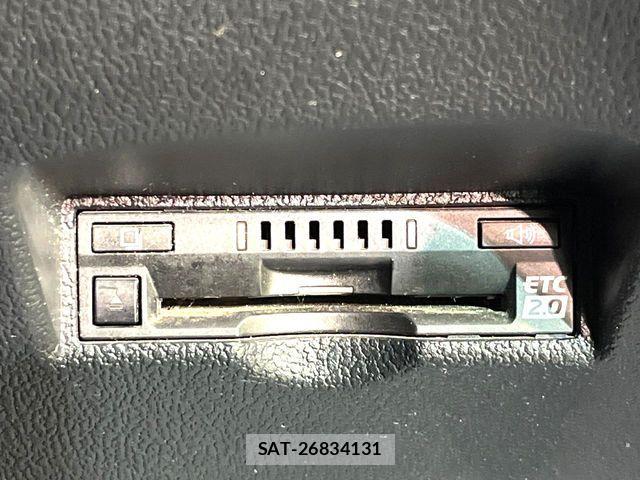 Toyota PRIUS 2019-01 7457001-6
