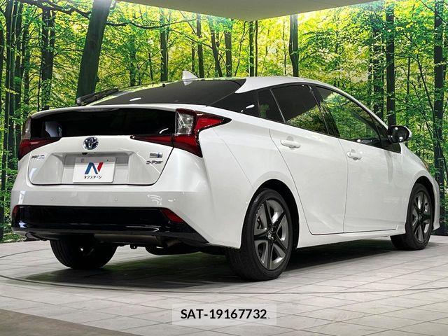 Toyota PRIUS 2020-10 7502364-16
