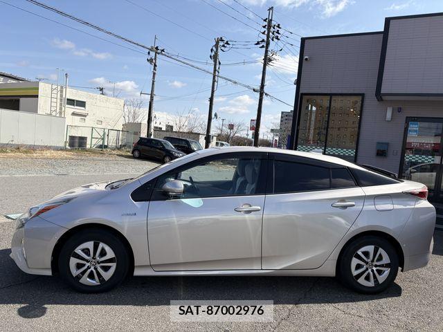 Toyota PRIUS 2016-07 7509749-9