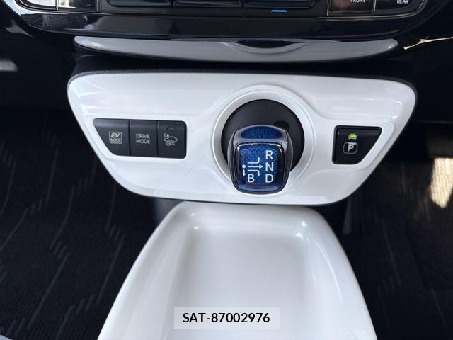 Toyota PRIUS 2016-07 7509749-21