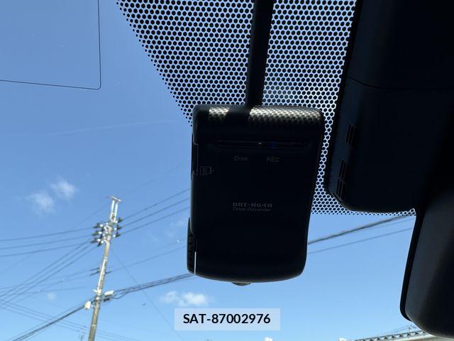 Toyota PRIUS 2016-07 7509749-25