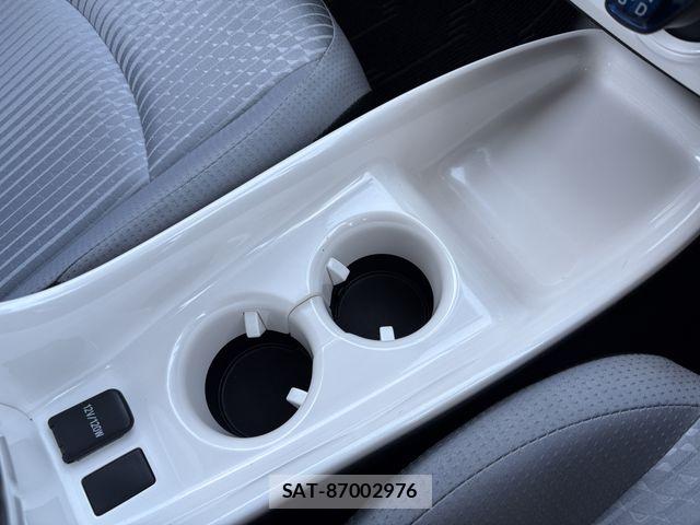 Toyota PRIUS 2016-07 7509749-26