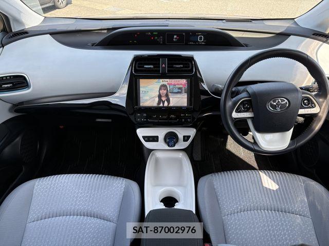 Toyota PRIUS 2016-07 7509749-2