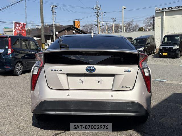 Toyota PRIUS 2016-07 7509749-7