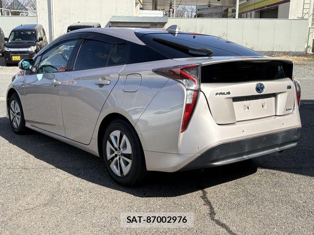 Toyota PRIUS 2016-07 7509749-8