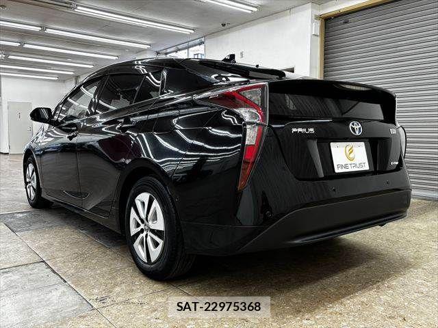Toyota PRIUS 2017-12 7502367-18