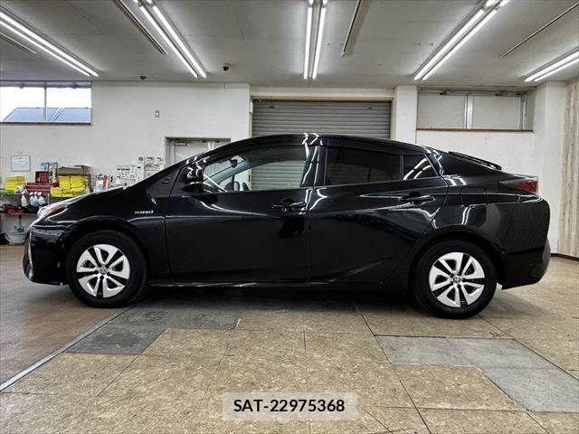 Toyota PRIUS 2017-12 7502367-19