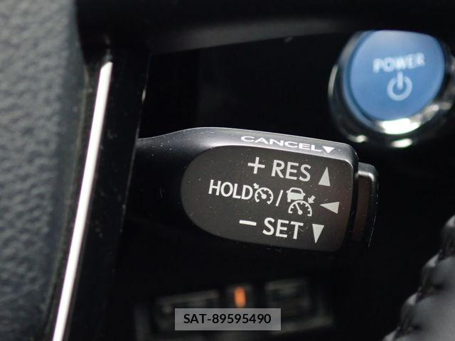 Toyota PRIUS 2023-05 7509748-10