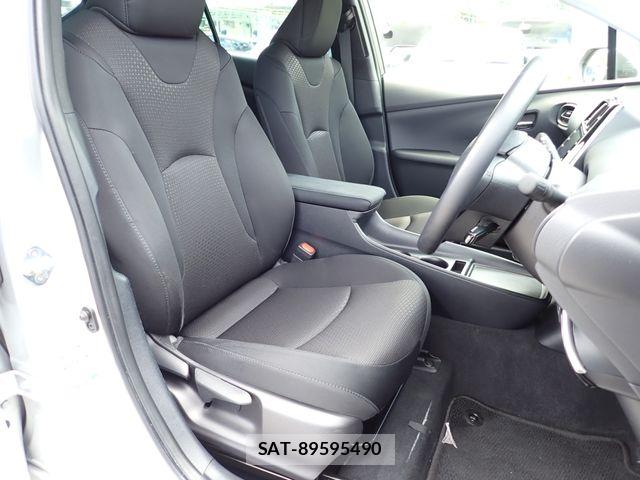 Toyota PRIUS 2023-05 7509748-14