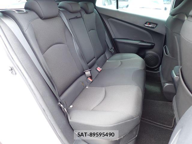 Toyota PRIUS 2023-05 7509748-15