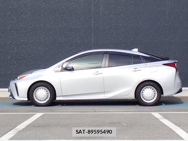 Toyota PRIUS 2023-05 7509748-17
