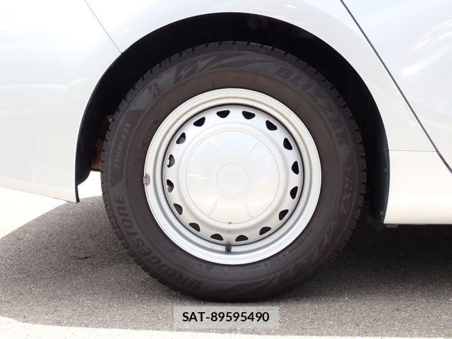 Toyota PRIUS 2023-05 7509748-18