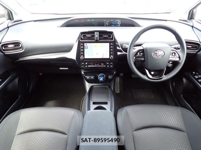 Toyota PRIUS 2023-05 7509748-1
