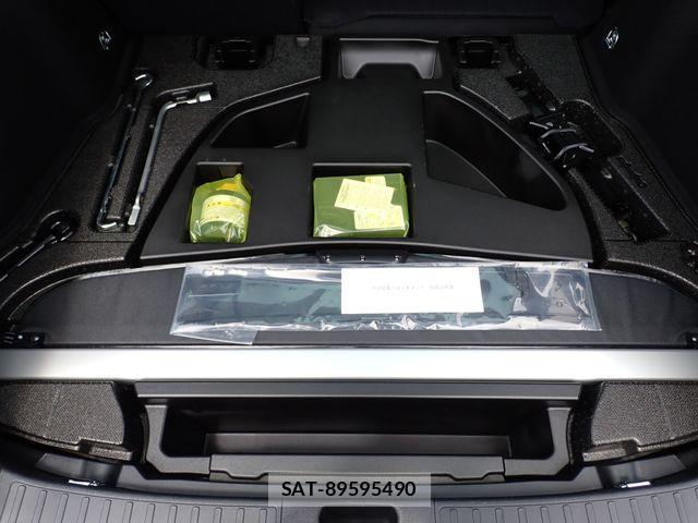 Toyota PRIUS 2023-05 7509748-28