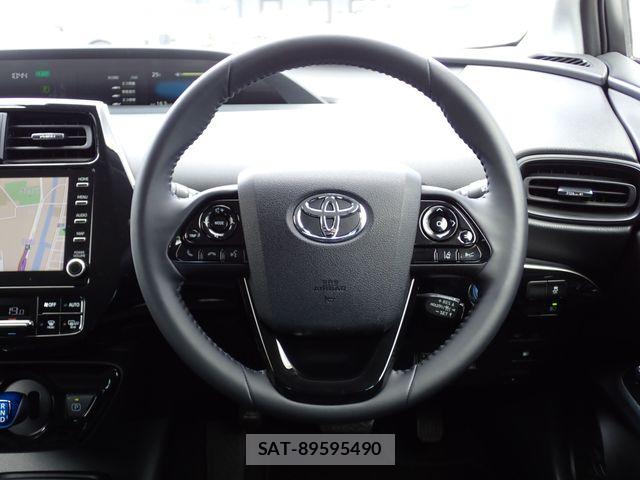 Toyota PRIUS 2023-05 7509748-4