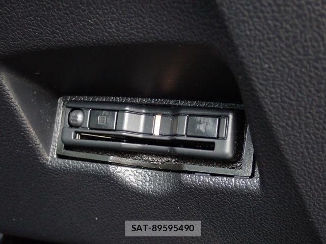 Toyota PRIUS 2023-05 7509748-8