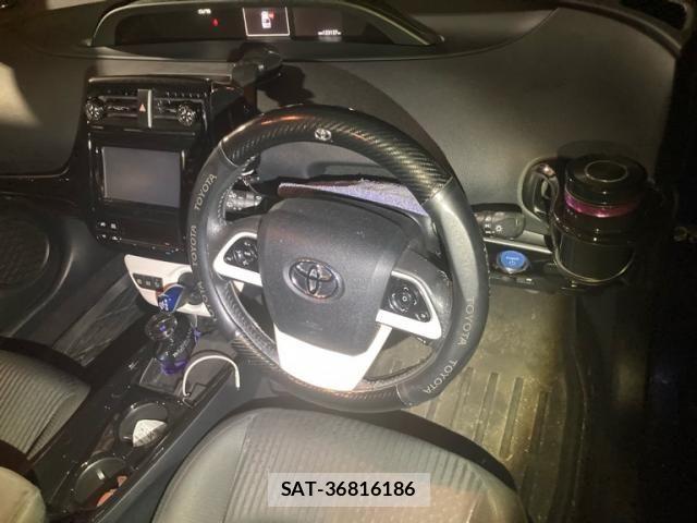 Toyota PRIUS 2016-02 7509751-10