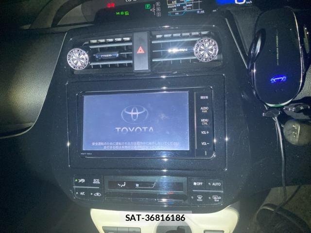 Toyota PRIUS 2016-02 7509751-12