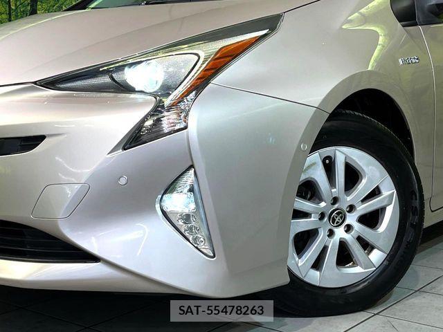 Toyota PRIUS 2017-10 7502368-11