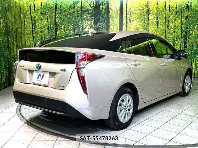 Toyota PRIUS 2017-10 7502368-16