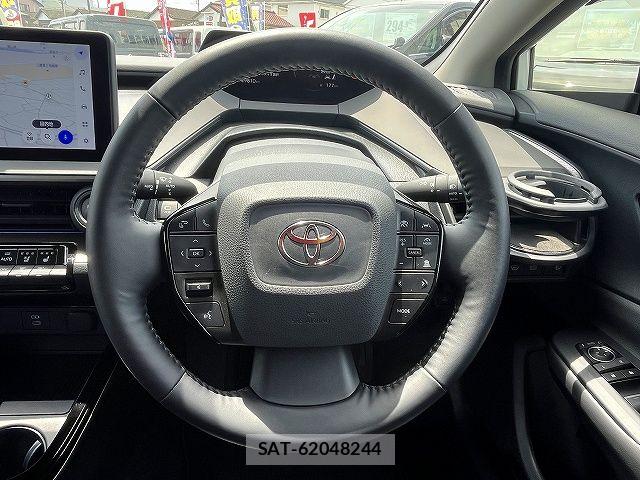 Toyota PRIUS 2023-07 7562674-13