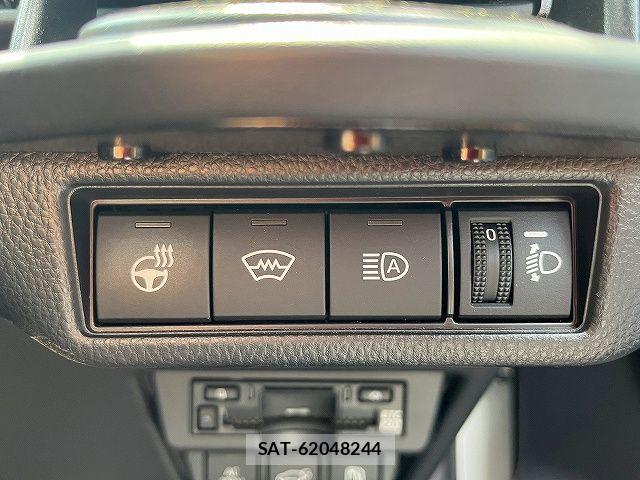 Toyota PRIUS 2023-07 7562674-17