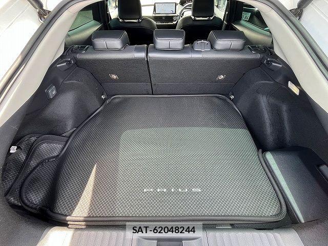 Toyota PRIUS 2023-07 7562674-20